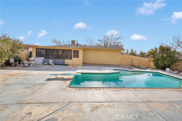 15539 Topango Rd., Victorville CA: https://media.crmls.org/medias/dd0d8c32-4d79-445a-a9da-245b6c34b73a.jpg