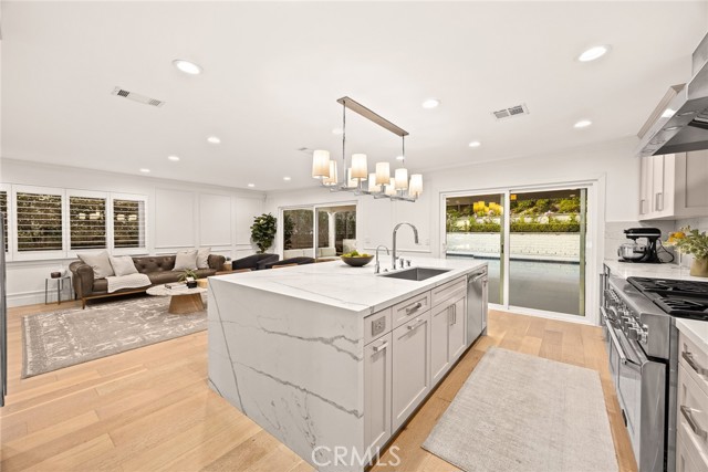 Detail Gallery Image 6 of 71 For 321 Wonderview Dr, Glendale,  CA 91202 - 4 Beds | 3 Baths