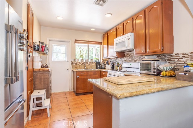 Detail Gallery Image 17 of 45 For 17629 Los Alimos St, Granada Hills,  CA 91344 - 4 Beds | 2 Baths