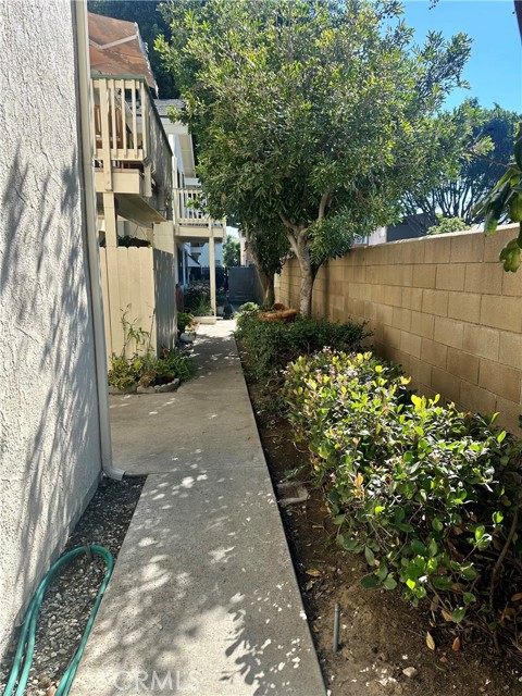 Detail Gallery Image 19 of 20 For 1045 E 3rd #4,  Long Beach,  CA 90802 - 2 Beds | 2 Baths