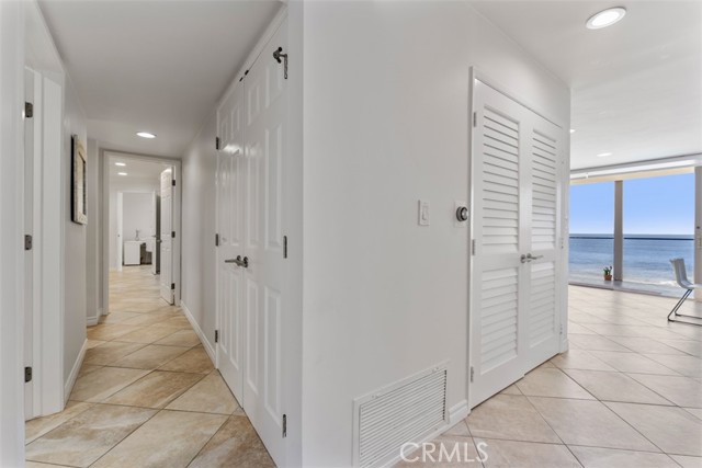 1585 S Coast, Laguna Beach CA: https://media.crmls.org/medias/dd0e806e-770e-4c30-b278-7df4256fc0d9.jpg