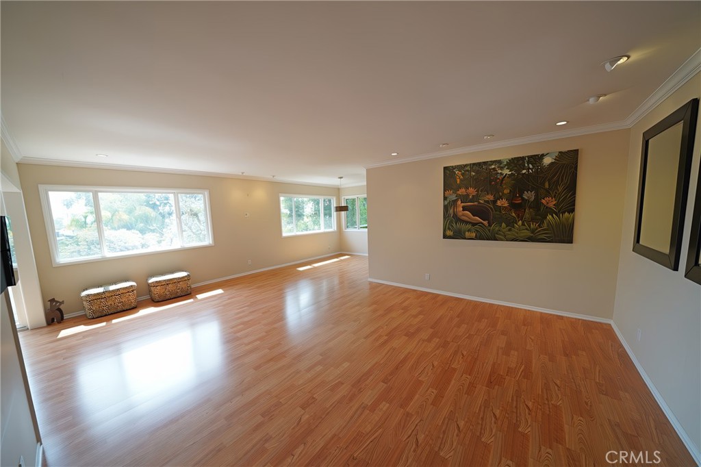 1525 N Hayworth Avenue #304