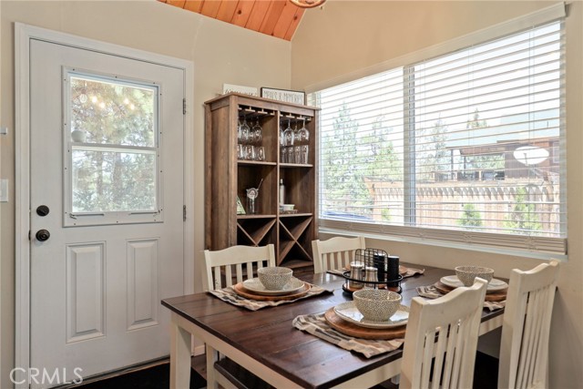 Detail Gallery Image 9 of 28 For 642 Villa Grove Ave, Big Bear City,  CA 92314 - 3 Beds | 1 Baths