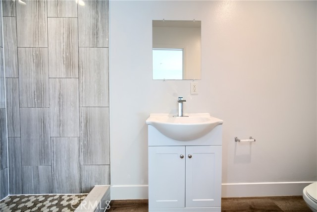 1423 New Hampshire Avenue, Los Angeles CA: https://media.crmls.org/medias/dd0fbf9b-b2d4-4986-962a-4a28197878fe.jpg