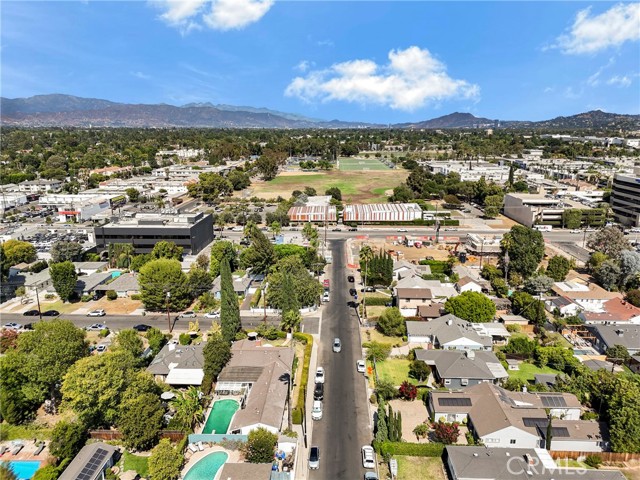 Detail Gallery Image 21 of 23 For 14542 Otsego, Sherman Oaks,  CA 91403 - 4 Beds | 4 Baths