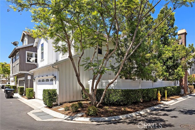 19 Rinehart Road, Ladera Ranch CA: https://media.crmls.org/medias/dd0fd3a3-257b-4b7c-a6b0-b6ff77b1df51.jpg