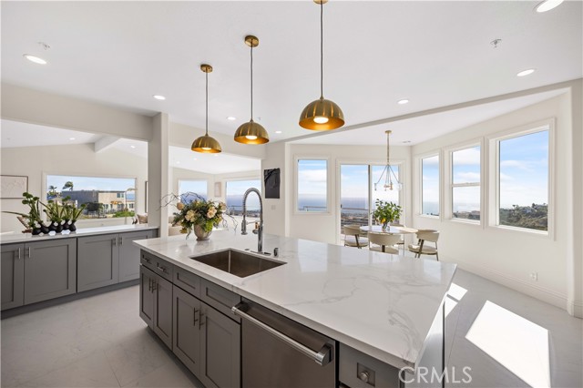 Detail Gallery Image 11 of 40 For 857 Avenida Acapulco, San Clemente,  CA 92672 - 5 Beds | 5/1 Baths