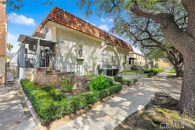 Detail Gallery Image 4 of 18 For 333 Riverdale Dr 1a,  Glendale,  CA 91204 - 2 Beds | 1/1 Baths