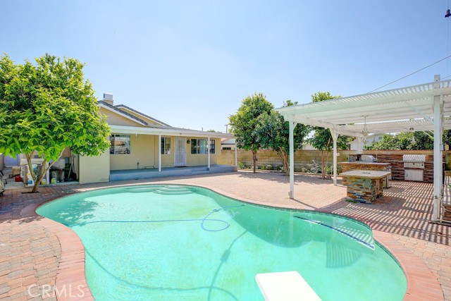 4923 Golden West Avenue, Temple City CA: https://media.crmls.org/medias/dd1048bd-1210-40b0-96ba-c6d236facd93.jpg