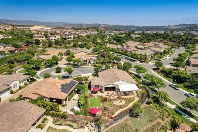 11 Risa Street, Rancho Mission Viejo CA: https://media.crmls.org/medias/dd109fb7-1633-45d6-b8d4-f860c47ab5a9.jpg