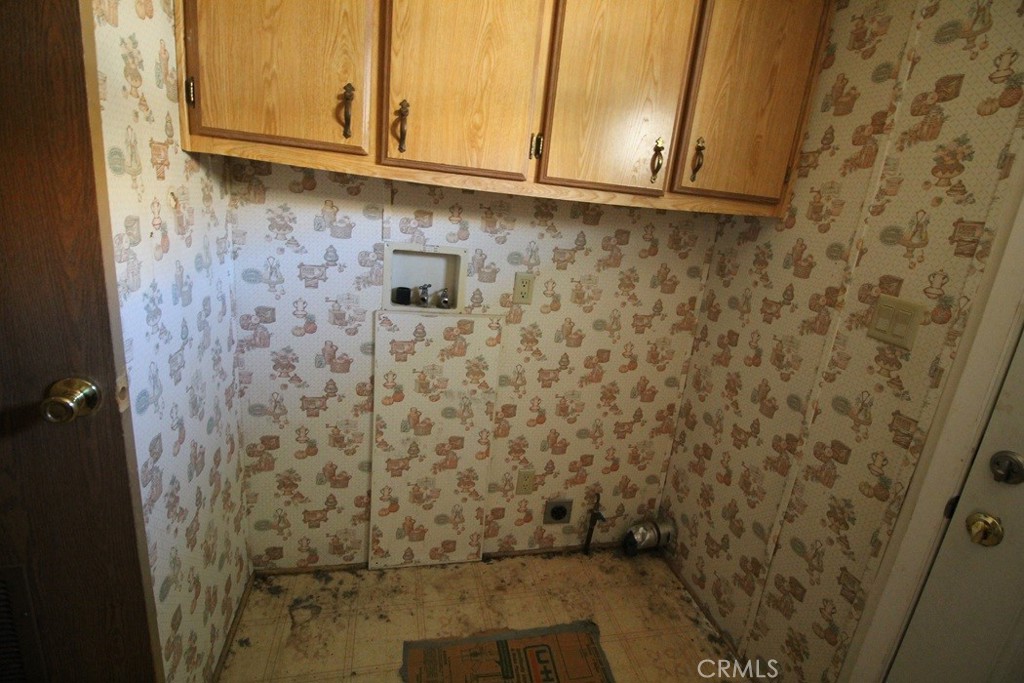 https://media.crmls.org/medias/dd111d64-b56c-4aa4-90d4-142494ba774a.jpg?preset=X-Large