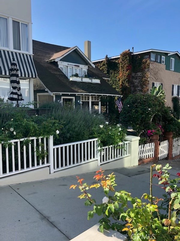 124 8th Street, Manhattan Beach, California 90266, 3 Bedrooms Bedrooms, ,2 BathroomsBathrooms,Residential,Sold,8th,SB21233219