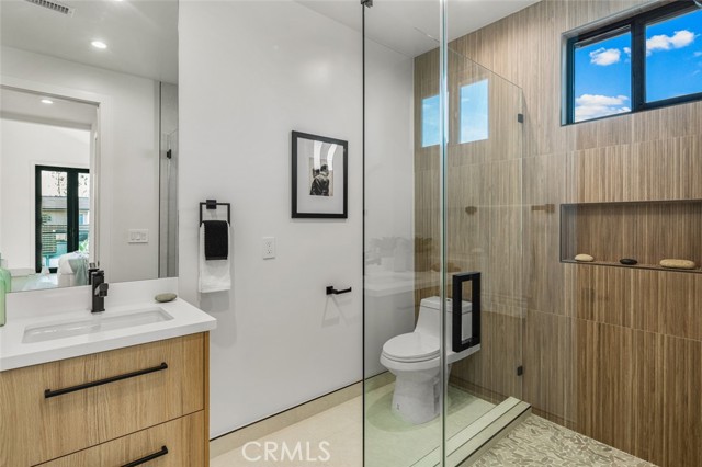 21907 Erie Lane, Lake Forest CA: https://media.crmls.org/medias/dd123dc6-7f2b-49b9-acca-6b2df0783ee2.jpg