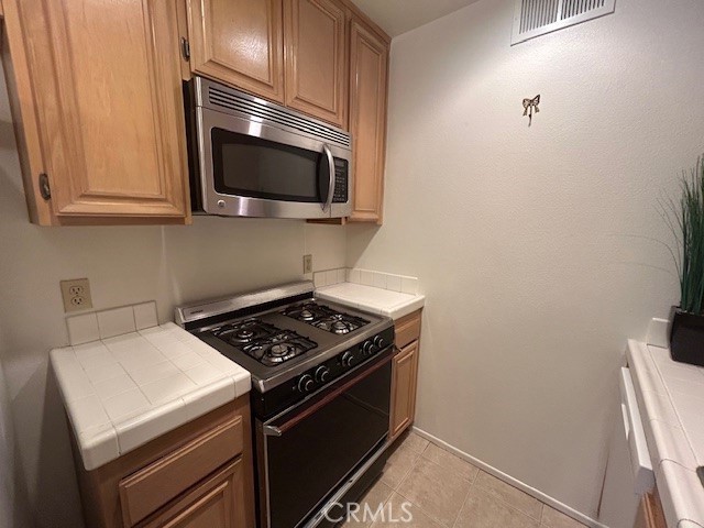 Detail Gallery Image 9 of 24 For 15044 Nordhoff St #6,  North Hills,  CA 91343 - 3 Beds | 2/1 Baths