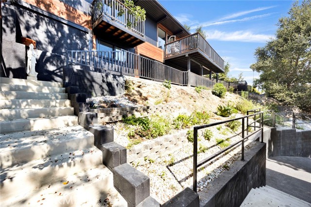 Detail Gallery Image 37 of 44 For 4009 Weslin Ave, Sherman Oaks,  CA 91423 - 3 Beds | 3 Baths