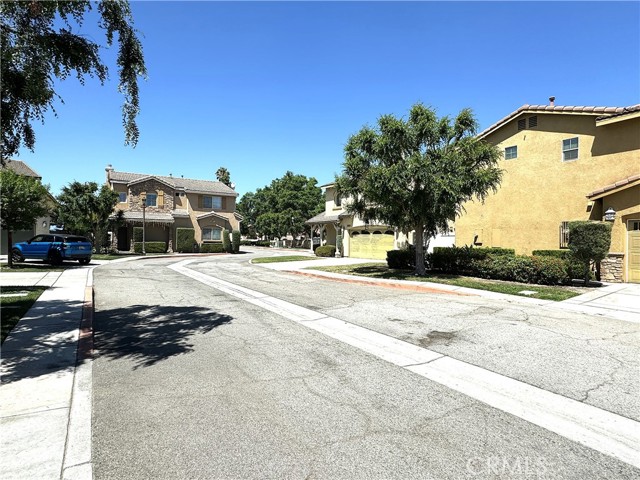 Detail Gallery Image 15 of 15 For 1095 S Reservoir St, Pomona,  CA 91766 - 4 Beds | 2/1 Baths