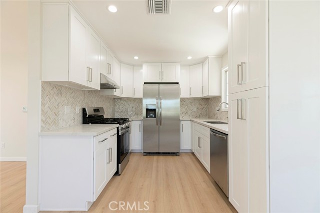 Detail Gallery Image 12 of 54 For 10150 Mcvine Ave, Los Angeles,  CA 91040 - 3 Beds | 2 Baths