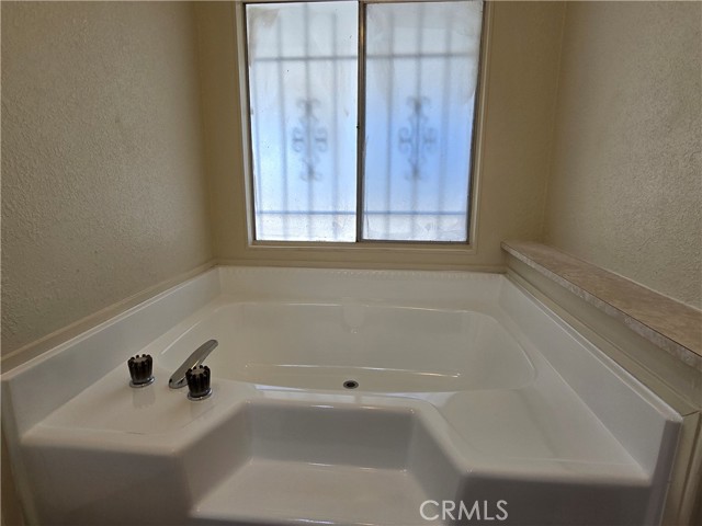 542 Castille Drive, Hemet CA: https://media.crmls.org/medias/dd1366e7-273e-48ed-8b21-f75901ea63a5.jpg