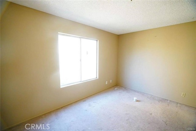 Detail Gallery Image 20 of 26 For 17233 Cerritos St, Fontana,  CA 92336 - 4 Beds | 3 Baths