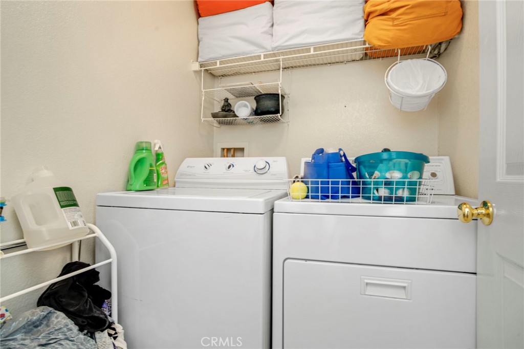 https://media.crmls.org/medias/dd13b42b-6b01-452f-9d75-a82dea7a8bc9.jpg?preset=X-Large