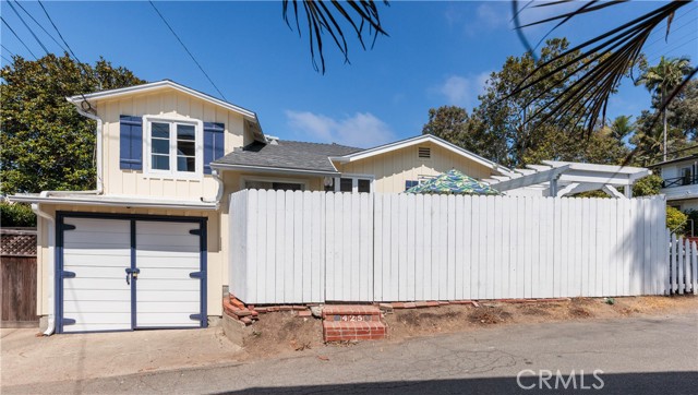 425 Monterey Drive, Laguna Beach CA: https://media.crmls.org/medias/dd1402c9-4775-4ecb-96fe-492239a4c2d6.jpg