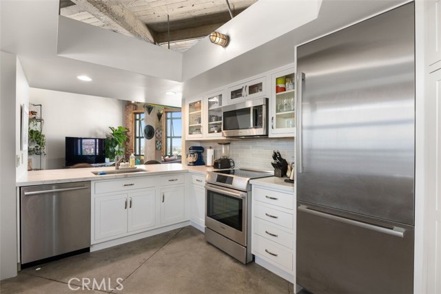 100 W 5th Street, Long Beach CA: https://media.crmls.org/medias/dd141d8e-e793-4320-9f48-8aedebc58fc8.jpg