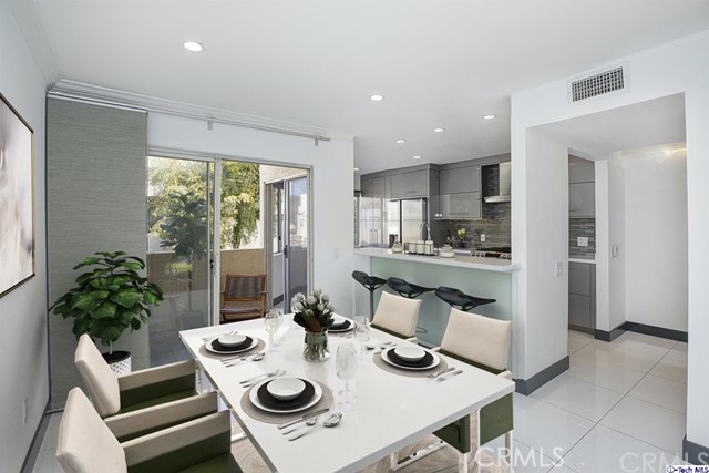 2 Bed Home for Sale in Sherman Oaks, California