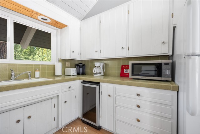 41747 Comstock Lane, Big Bear Lake CA: https://media.crmls.org/medias/dd145959-189c-47c9-ad57-1033b7c69328.jpg