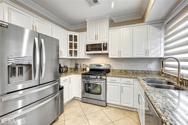 Detail Gallery Image 18 of 52 For 13629 Wyandotte St #111,  Van Nuys,  CA 91405 - 4 Beds | 3 Baths