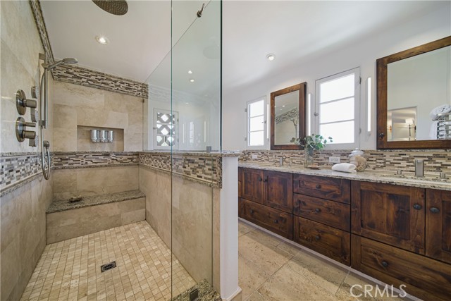 516 E Stocker Street, Glendale CA: https://media.crmls.org/medias/dd150218-5e68-489c-9168-fd8683a6eb0d.jpg