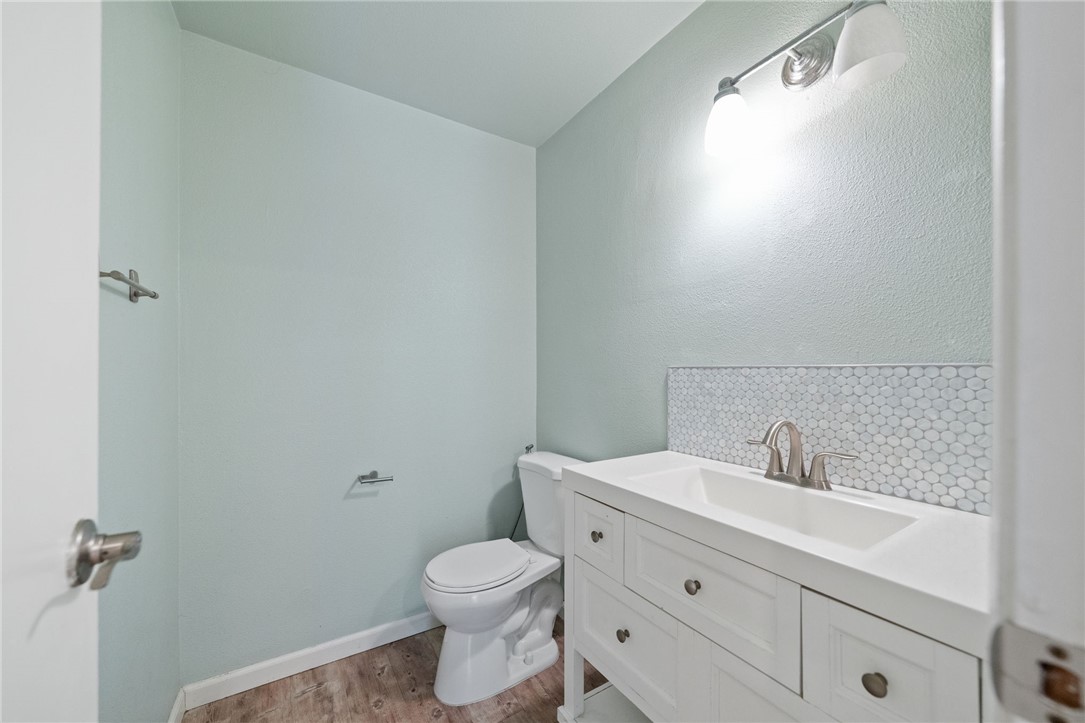 Detail Gallery Image 18 of 39 For 7321 Lennox Ave #F5,  Van Nuys,  CA 91405 - 2 Beds | 2/1 Baths