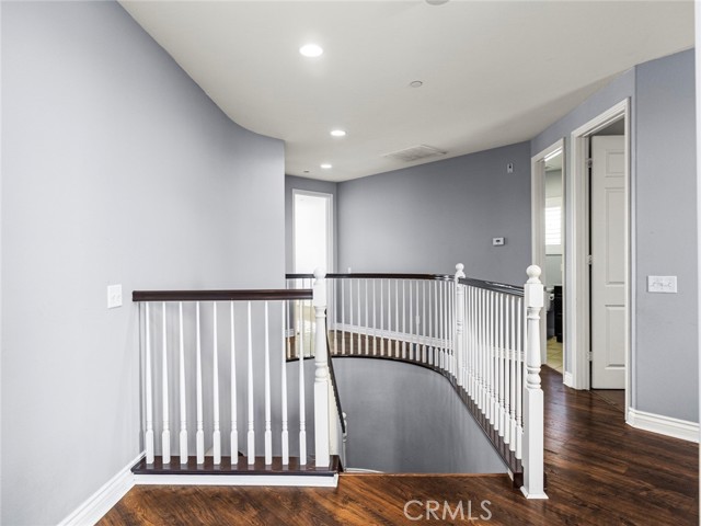 28002 Kenny Lane, Saugus CA: https://media.crmls.org/medias/dd156f2d-0157-417e-8ad5-909f4eb1f202.jpg