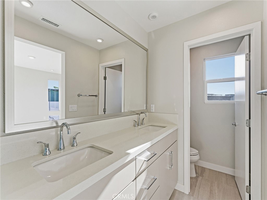 MLS #OC25245479 image #16