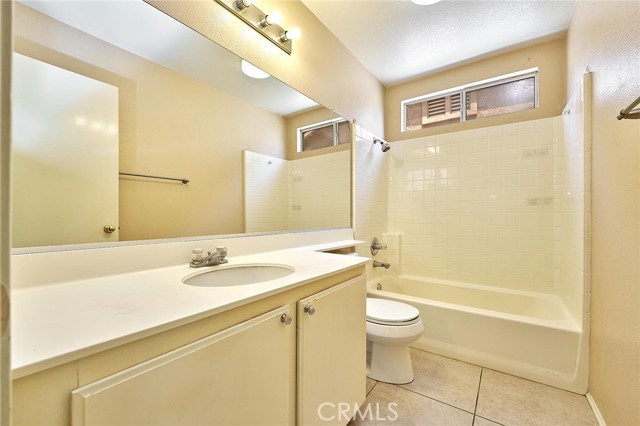 7326 Oxford Place, Rancho Cucamonga CA: https://media.crmls.org/medias/dd15e541-6b18-43a9-9ed6-fba4d4818dce.jpg