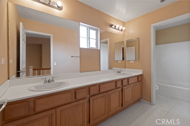 8348 Barnwood Lane, Riverside CA: https://media.crmls.org/medias/dd161842-545d-4436-88a6-e22db7aaa1f0.jpg