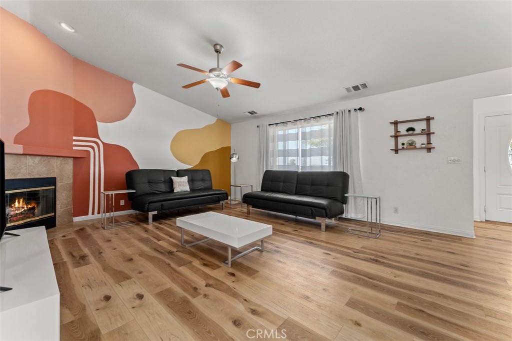 MLS #OC25251302 image #13