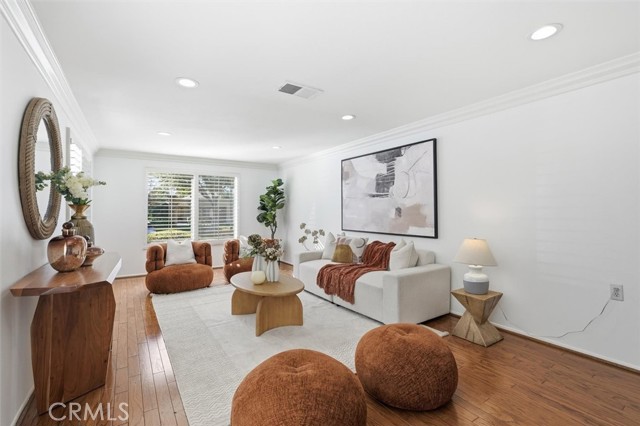 5512 W Paseo Del Lago, Laguna Woods CA: https://media.crmls.org/medias/dd1729ea-9417-42de-8661-e99c7ae852d9.jpg