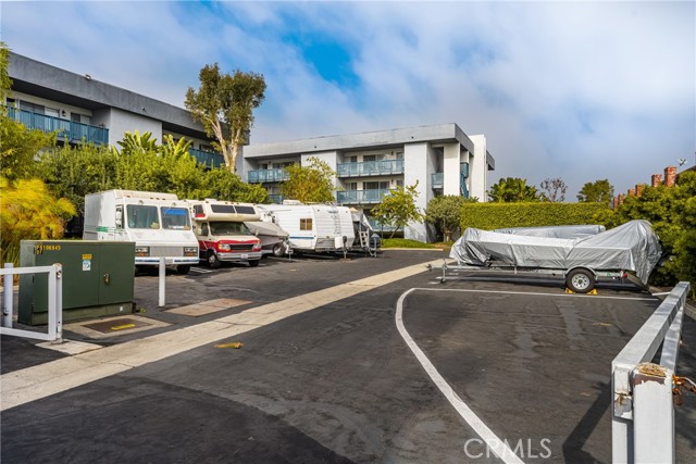 Detail Gallery Image 45 of 48 For 16745 Barefoot Cir, Huntington Beach,  CA 92649 - 3 Beds | 2/1 Baths