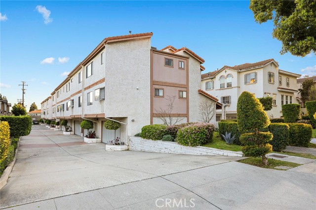 Detail Gallery Image 2 of 5 For 1006 Arcadia #D,  Arcadia,  CA 91007 - 2 Beds | 3 Baths