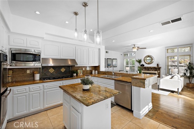 Detail Gallery Image 15 of 49 For 2 Dellwood, Rancho Santa Margarita,  CA 92679 - 4 Beds | 3/1 Baths