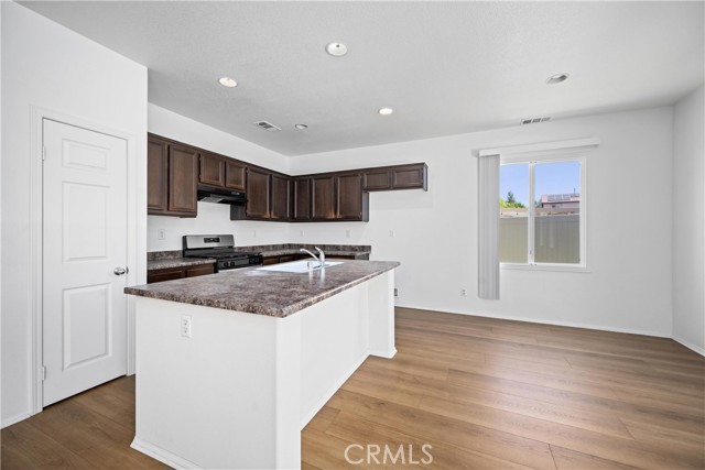 Detail Gallery Image 12 of 37 For 1349 Gordon Ct, Beaumont,  CA 92223 - 4 Beds | 3 Baths