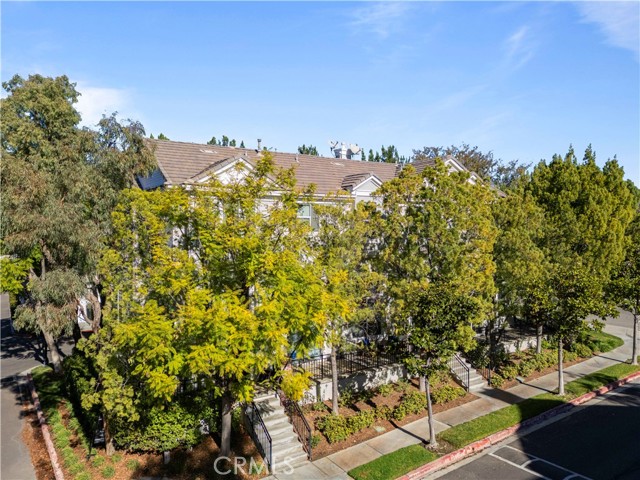 23402 Brookdale Lane, Valencia CA: https://media.crmls.org/medias/dd188e8e-e804-4789-874a-eb184a48d31e.jpg