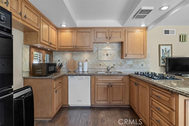 54 Encanto Drive, Rolling Hills Estates CA: https://media.crmls.org/medias/dd189dab-40c0-4d1c-a34b-a65a4dbd2aea.jpg