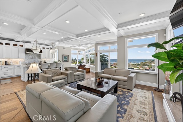 Detail Gallery Image 20 of 74 For 405 Blumont St, Laguna Beach,  CA 92651 - 5 Beds | 6/1 Baths