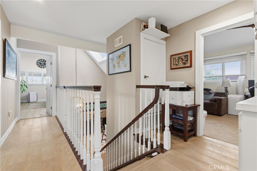 https://media.crmls.org/medias/dd193dcf-3e6e-4917-939a-52821d0b2245.jpg?preset=X-Large
