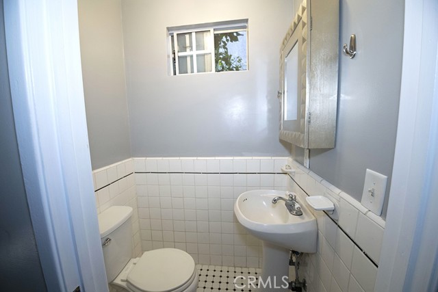 Detail Gallery Image 17 of 34 For 11343 Missouri Ave, Los Angeles,  CA 90025 - 4 Beds | 3 Baths