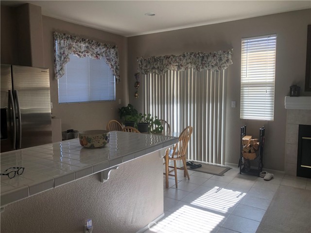 Detail Gallery Image 11 of 27 For 13003 Lehigh Ct, Victorville,  CA 92392 - 3 Beds | 2 Baths