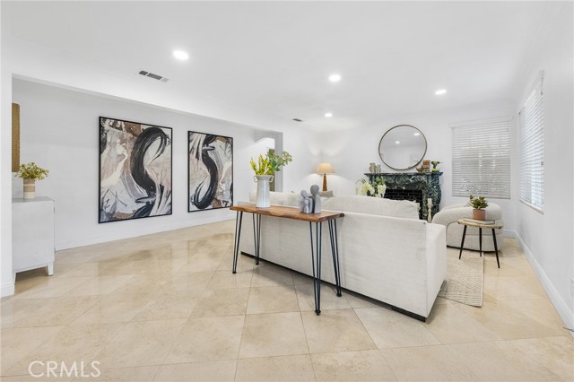 Detail Gallery Image 8 of 51 For 731 S Michillinda Ave, Pasadena,  CA 91107 - 5 Beds | 4 Baths