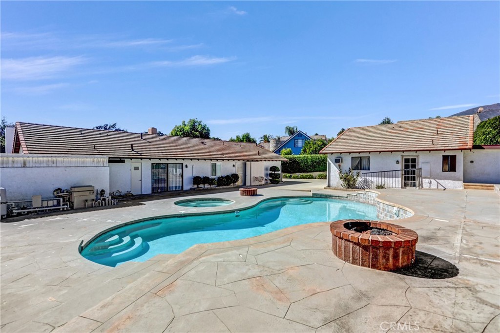 Dd1Ab1Cf 90Cf 44Db Bee7 8Dfb7848D507 2376 Sunset Curv, Upland, Ca 91784 &Lt;Span Style='BackgroundColor:transparent;Padding:0Px;'&Gt; &Lt;Small&Gt; &Lt;I&Gt; &Lt;/I&Gt; &Lt;/Small&Gt;&Lt;/Span&Gt;