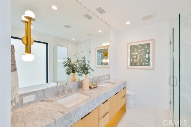 Detail Gallery Image 39 of 54 For 707 2nd St, Hermosa Beach,  CA 90254 - 4 Beds | 4/1 Baths